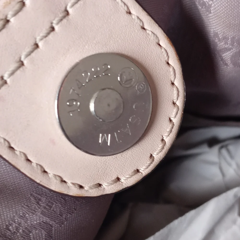 Michael Kors shiney gold bag - Picture 11 of 14